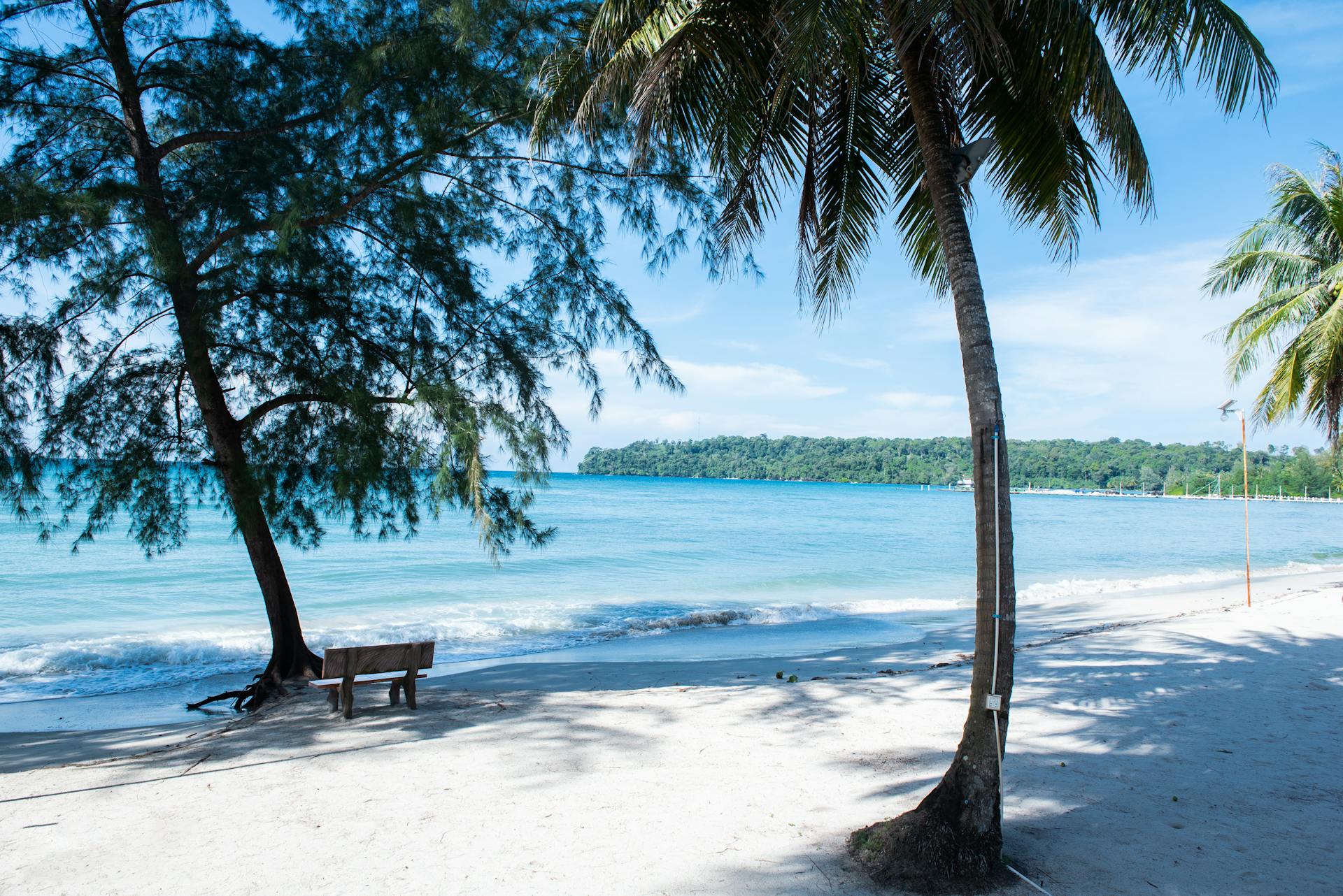 Experience Koh Rong’s safe sites with guided tours